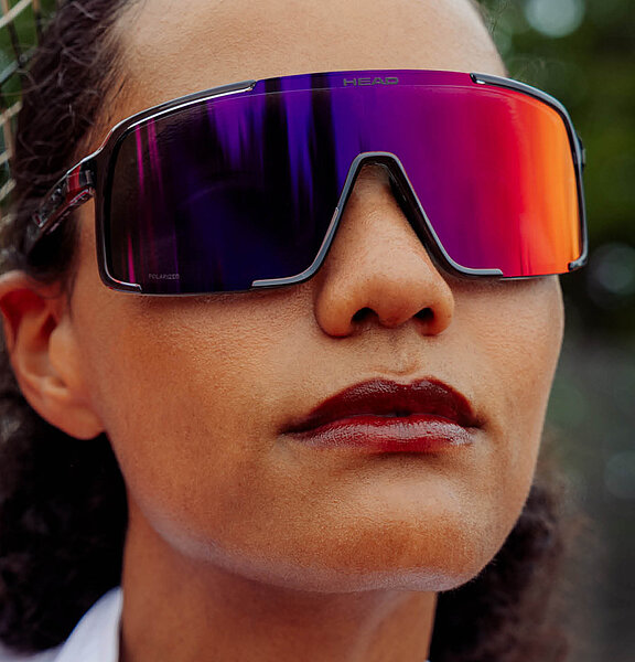 LENS  TECHNOLOGY