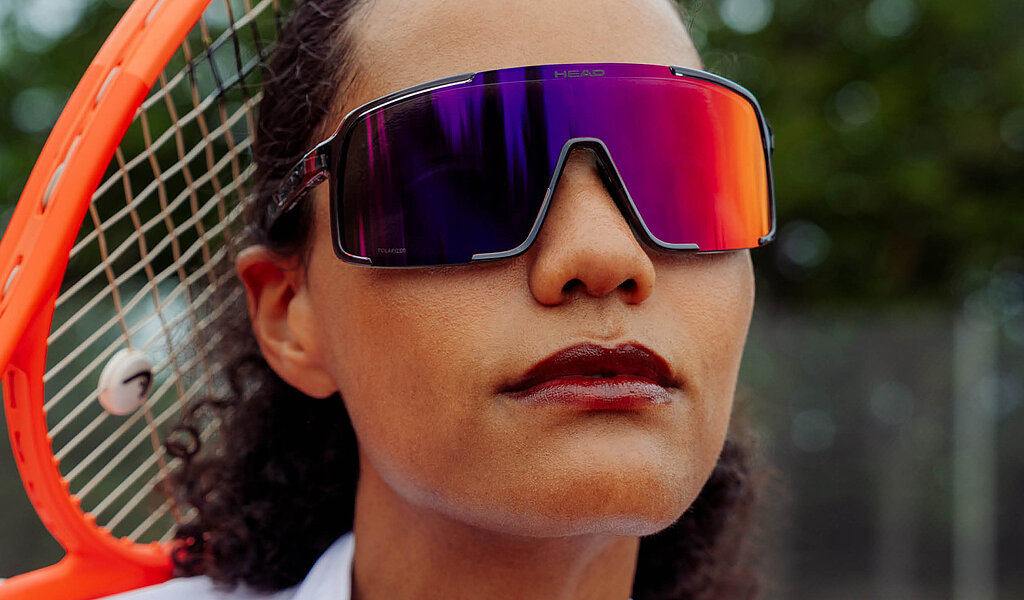 LENS  TECHNOLOGY
